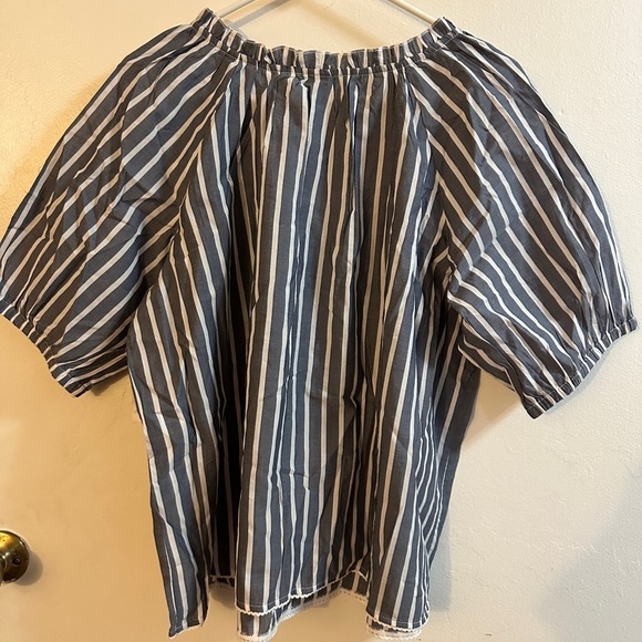 NWT OLD NAVY Blouse - Picture 2 of 6